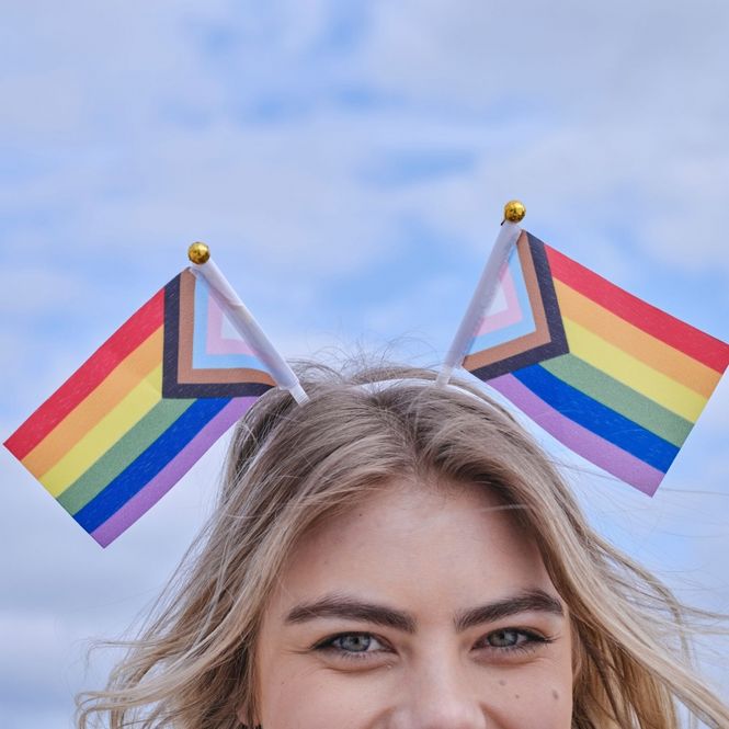 Hovedbilde Hårbøyle Prideflagg